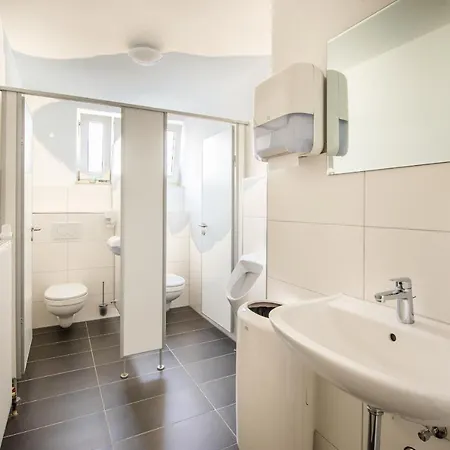 Hotell Clement - *