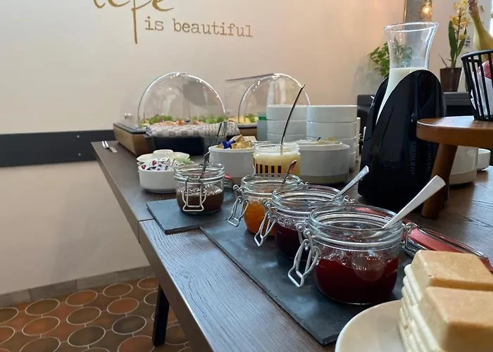 Clement - אינגלהיים אם ריין